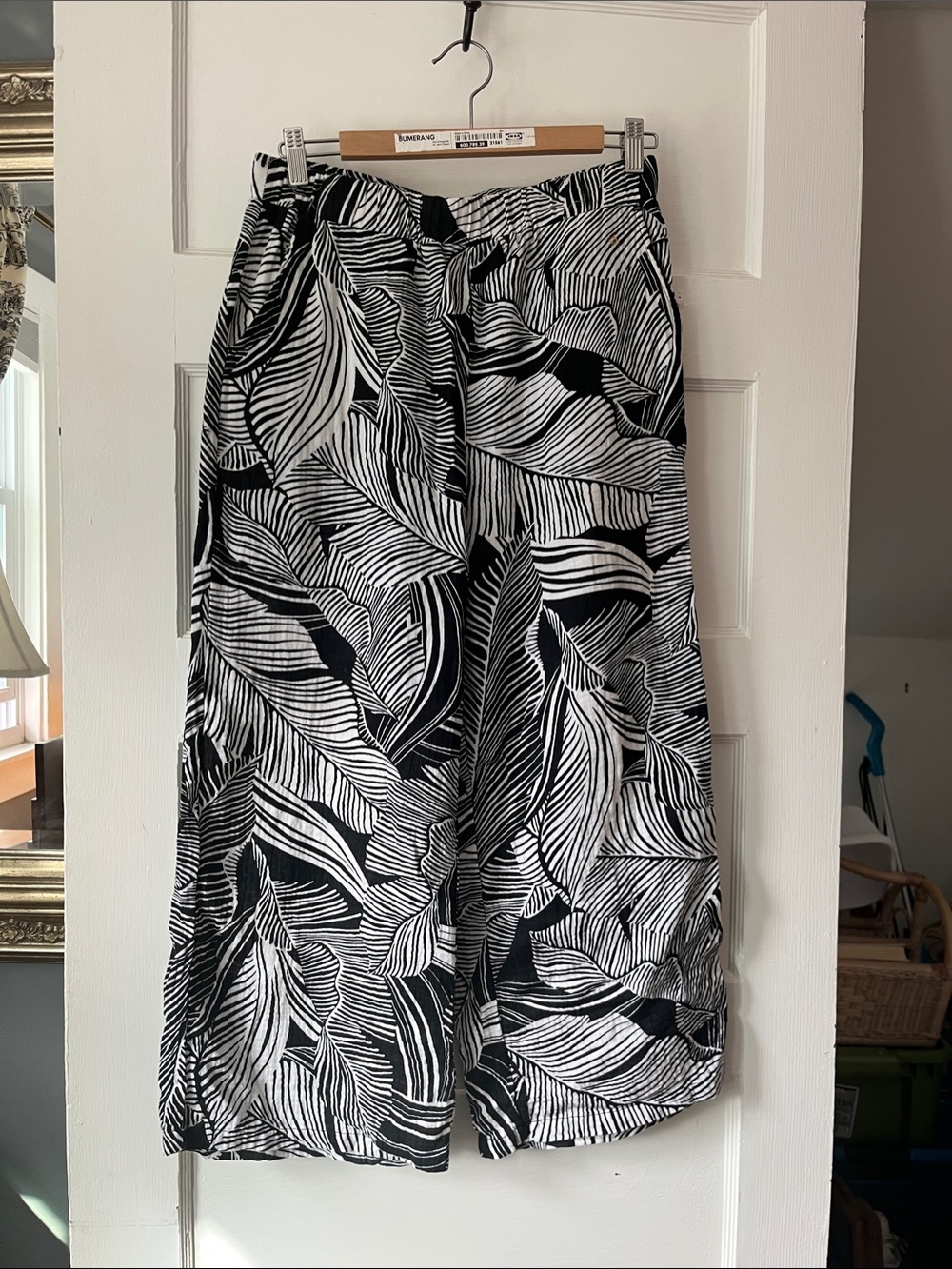 Susan Graver Black and White Tropical Leaf Pattern 100%Cotton Wide Leg XS